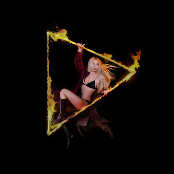 Ava Max - Don’t Click Play